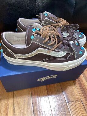 Limited edition-Women’s size 6 |big Kids size 4.5 LX Old Ski 36